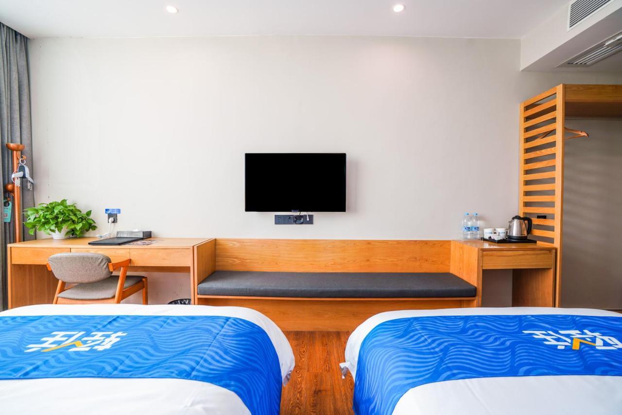 Felice Hotel-Guangzhou Baiyun International Airport Renhe Metro Station Branch גואנגג'ואו מראה חיצוני תמונה
