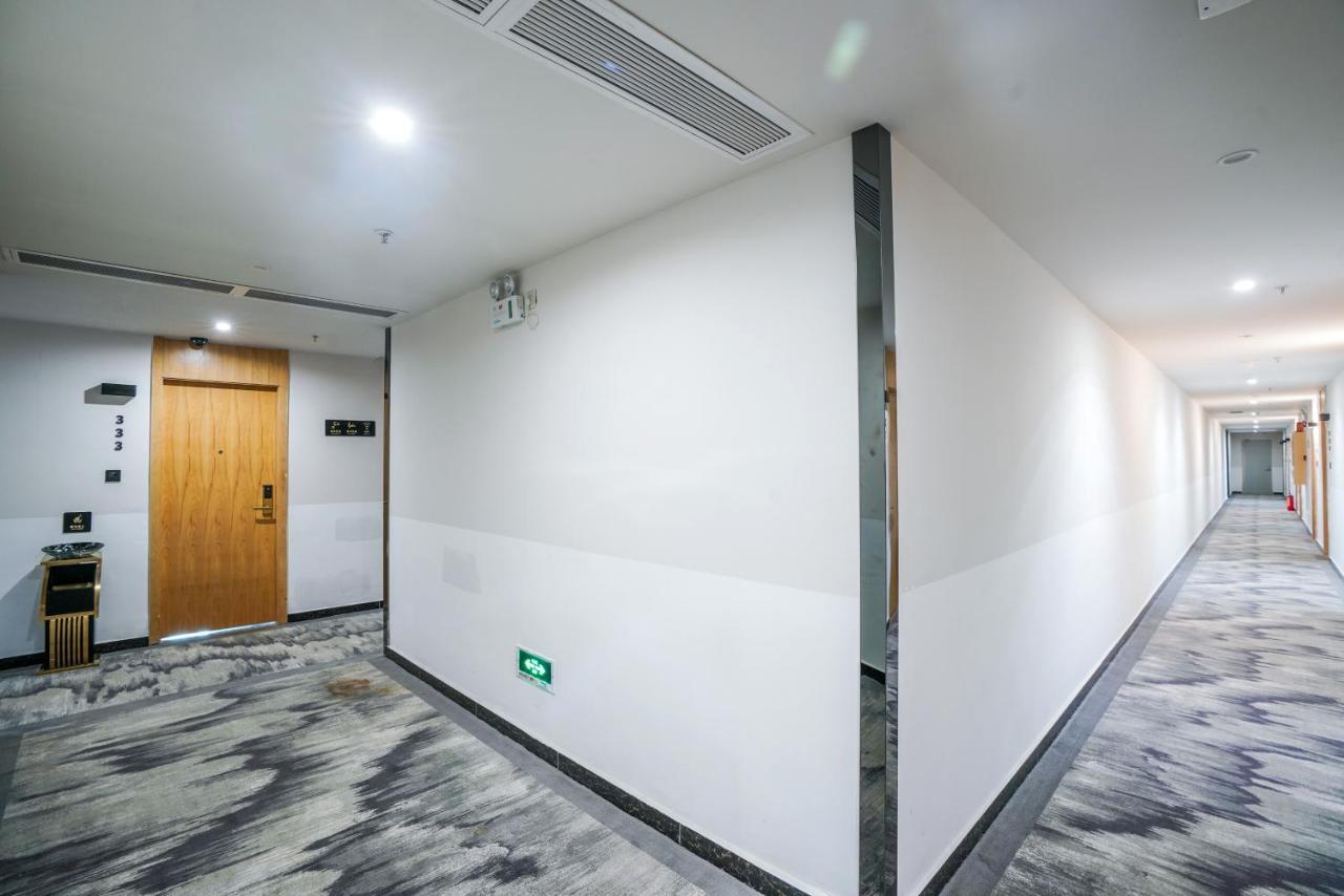 Felice Hotel-Guangzhou Baiyun International Airport Renhe Metro Station Branch גואנגג'ואו מראה חיצוני תמונה