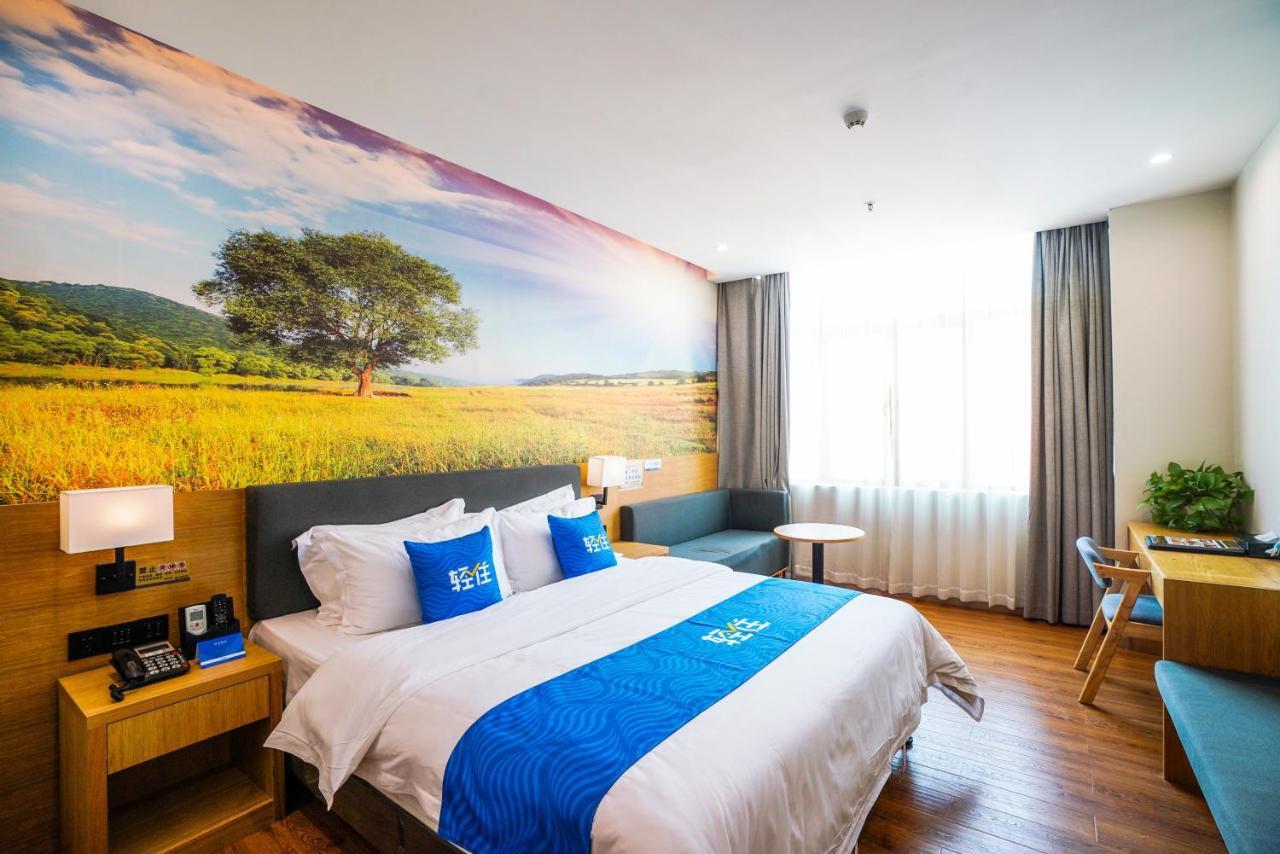 Felice Hotel-Guangzhou Baiyun International Airport Renhe Metro Station Branch גואנגג'ואו מראה חיצוני תמונה