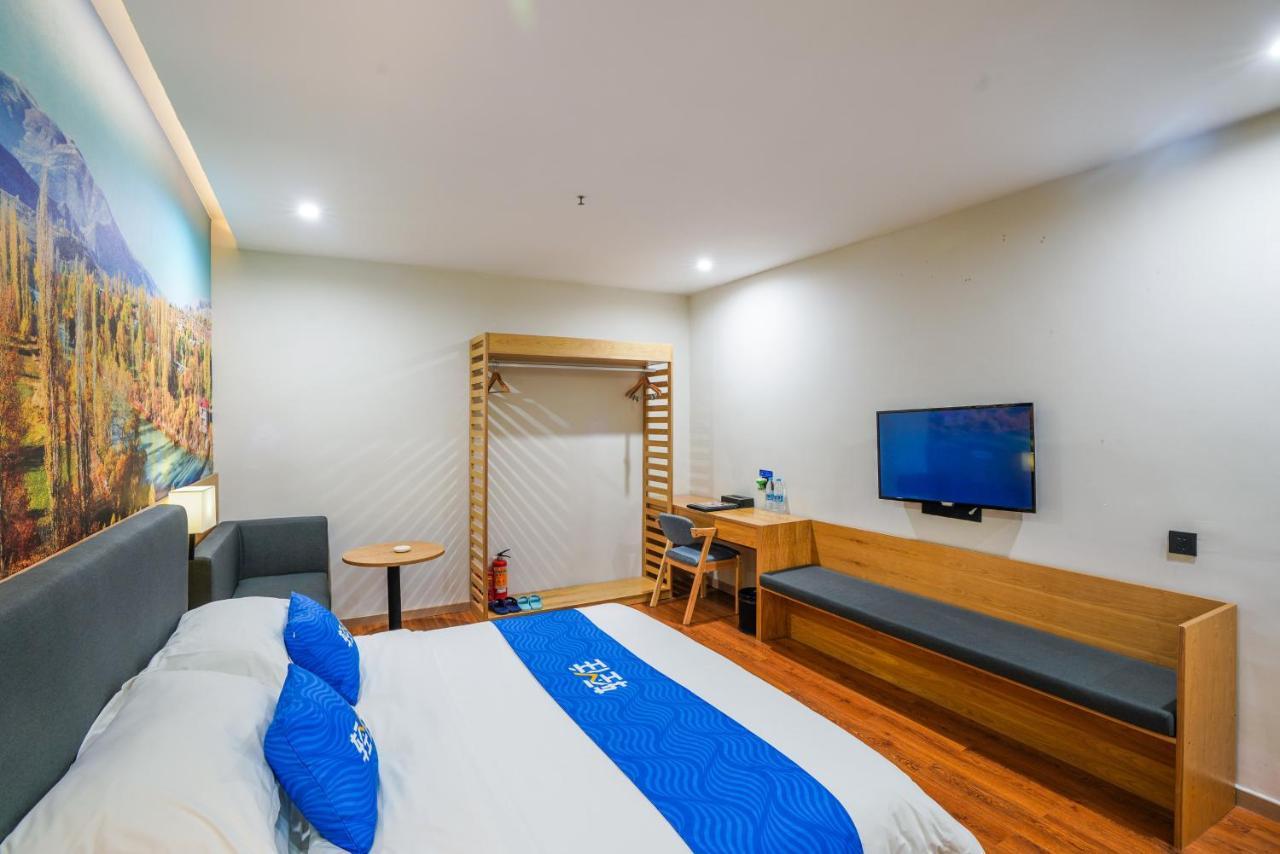 Felice Hotel-Guangzhou Baiyun International Airport Renhe Metro Station Branch גואנגג'ואו מראה חיצוני תמונה