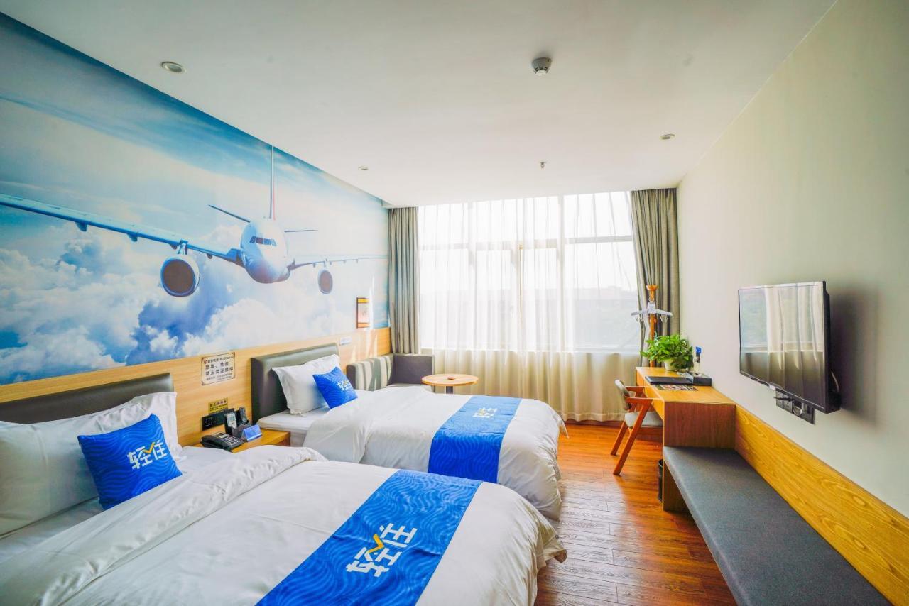 Felice Hotel-Guangzhou Baiyun International Airport Renhe Metro Station Branch גואנגג'ואו מראה חיצוני תמונה