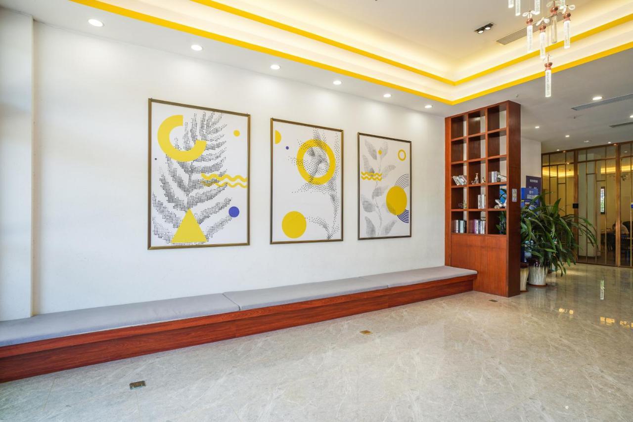 Felice Hotel-Guangzhou Baiyun International Airport Renhe Metro Station Branch גואנגג'ואו מראה חיצוני תמונה