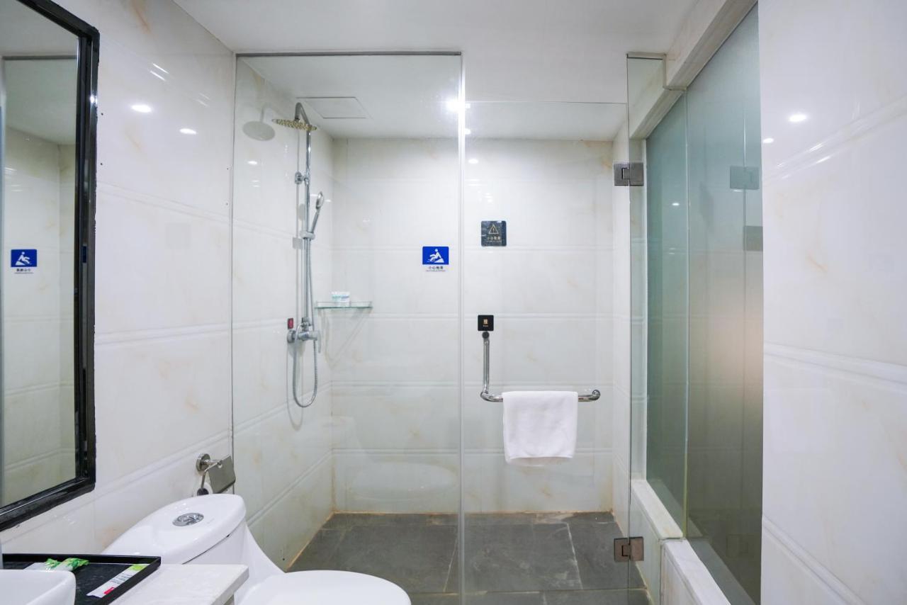 Felice Hotel-Guangzhou Baiyun International Airport Renhe Metro Station Branch גואנגג'ואו מראה חיצוני תמונה